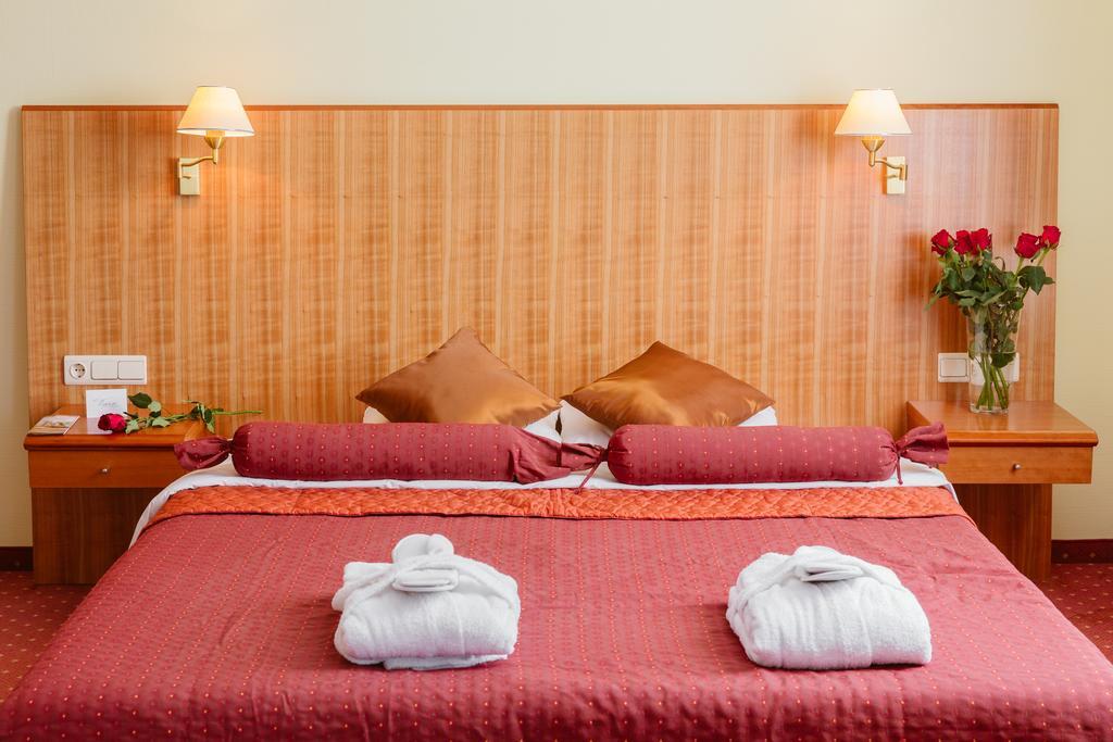 Hotel Tigra Приекули Экстерьер фото