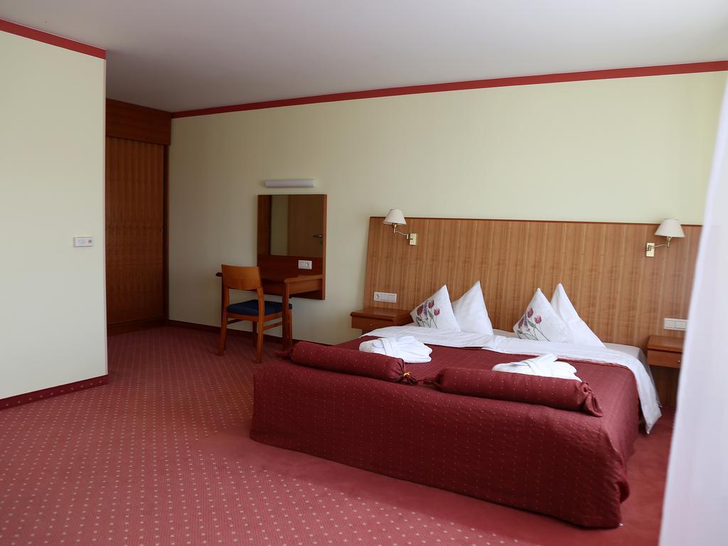 Hotel Tigra Приекули Экстерьер фото