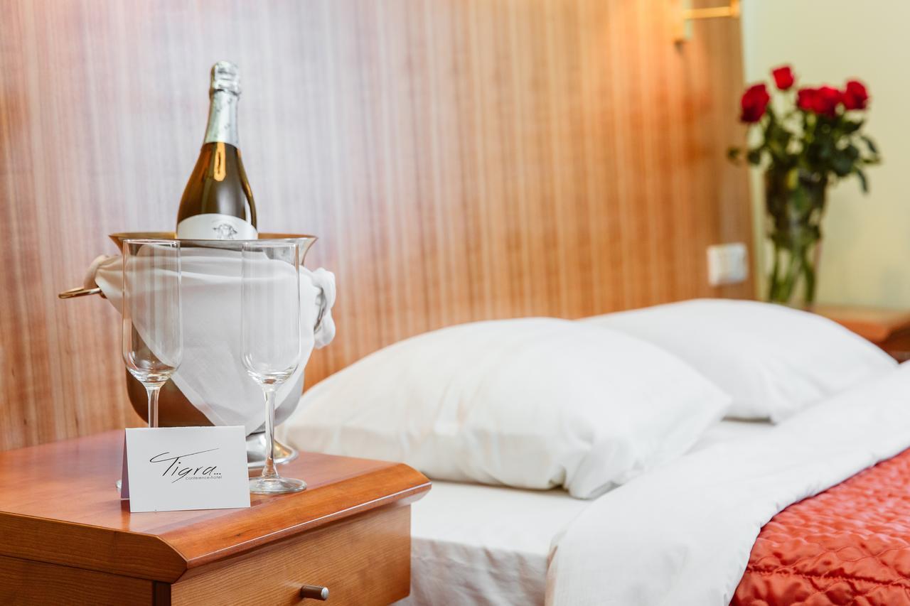 Hotel Tigra Приекули Экстерьер фото