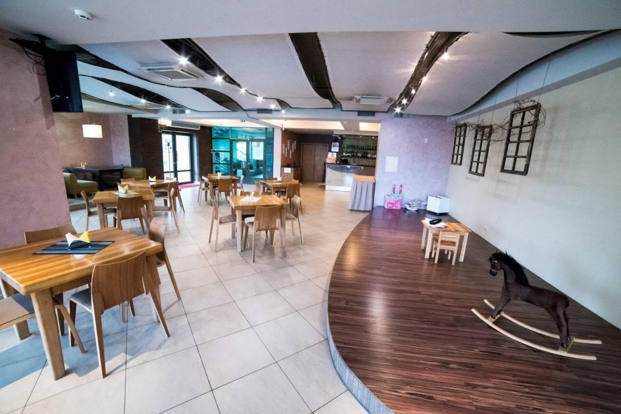 Hotel Tigra Приекули Экстерьер фото