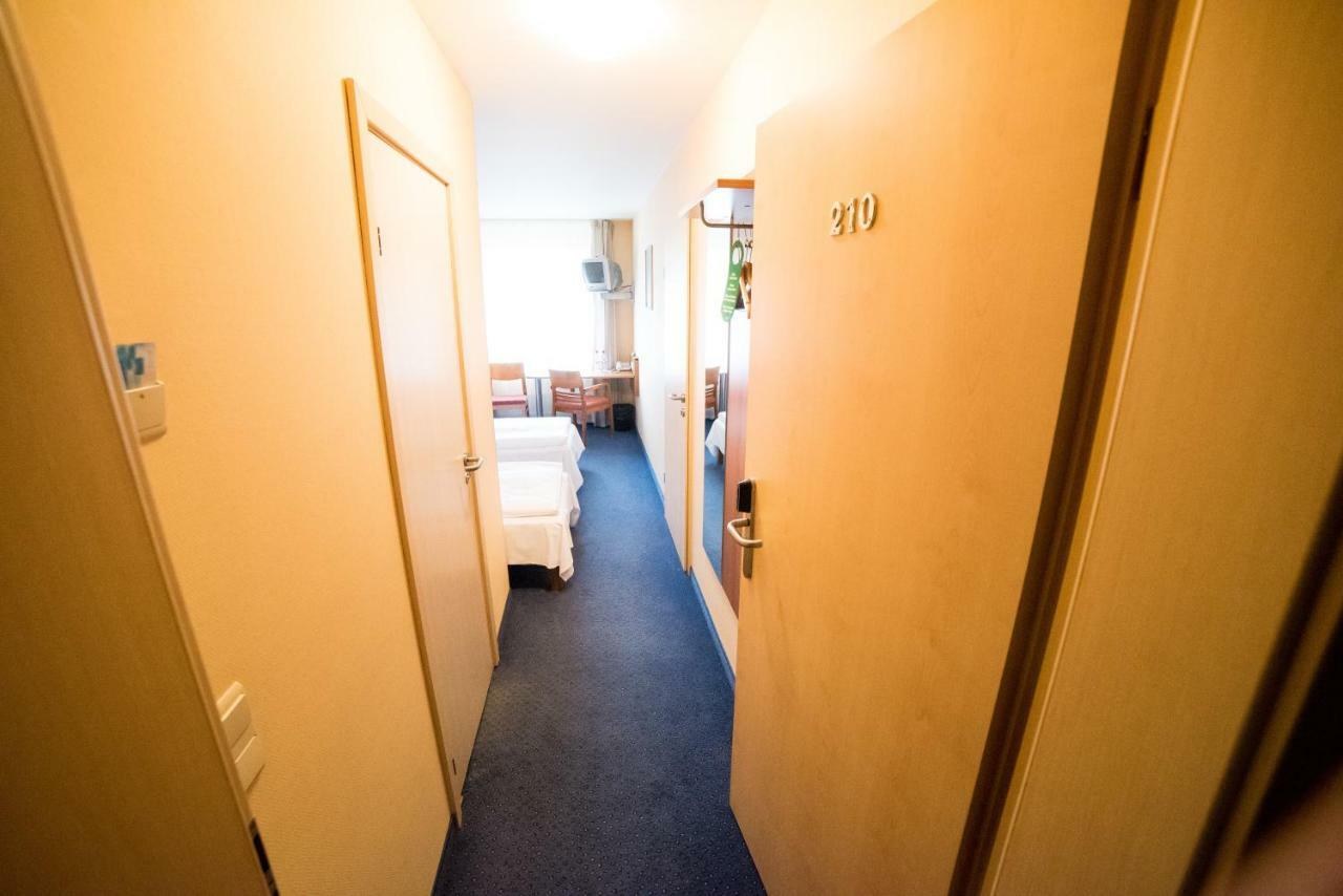 Hotel Tigra Приекули Экстерьер фото
