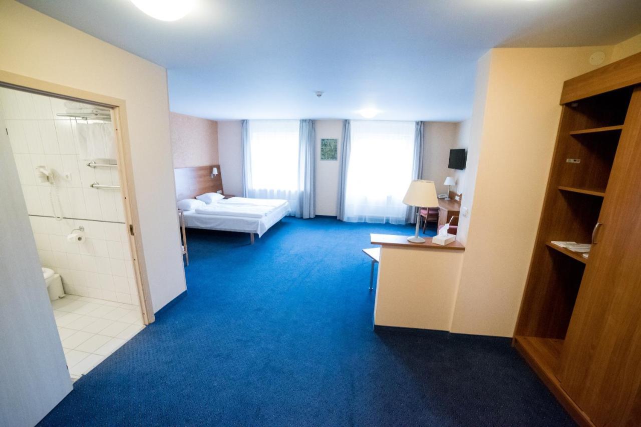Hotel Tigra Приекули Экстерьер фото