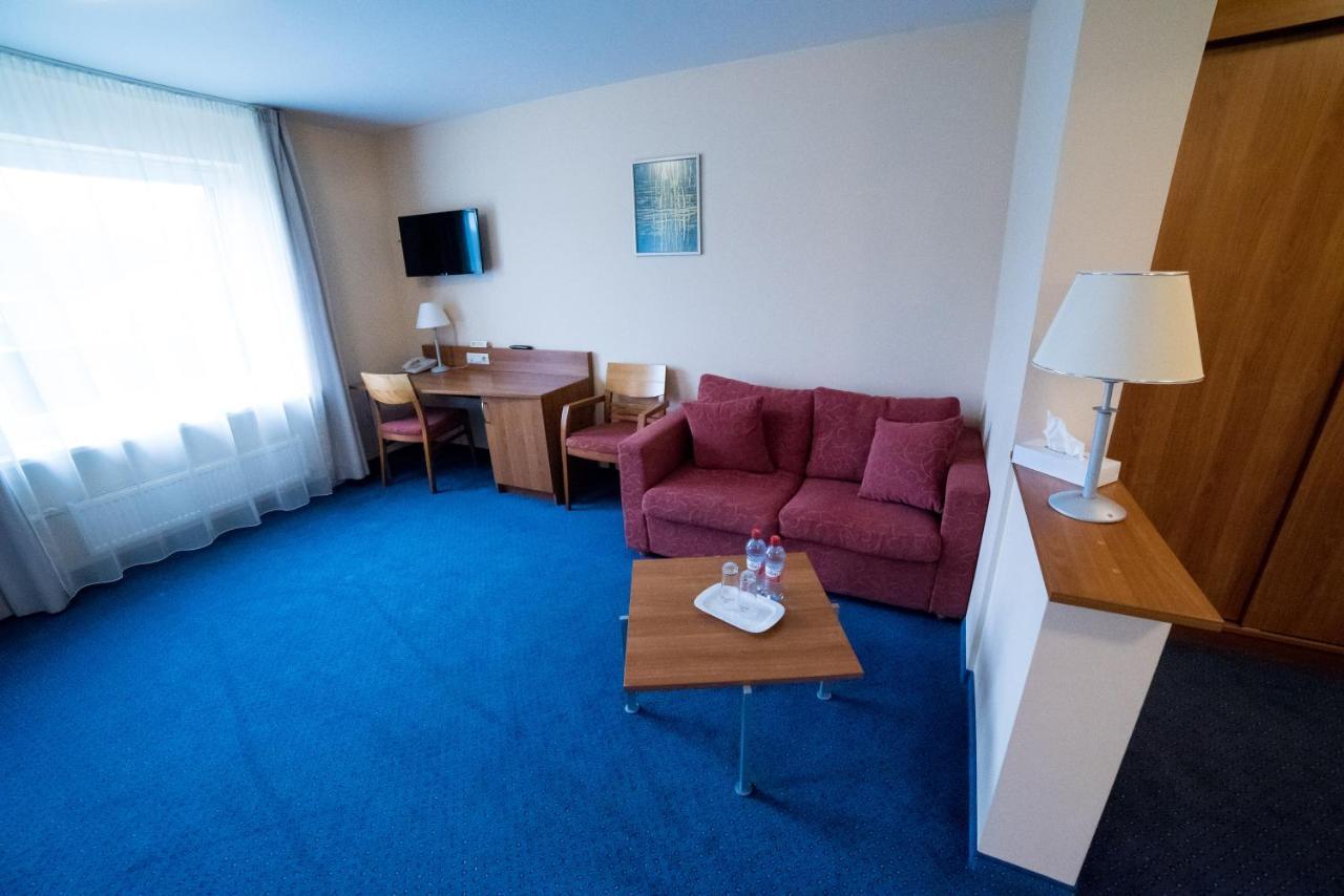 Hotel Tigra Приекули Экстерьер фото