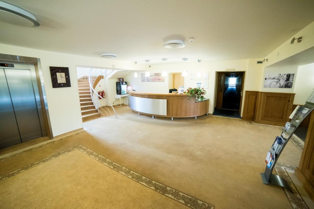 Hotel Tigra Приекули Экстерьер фото